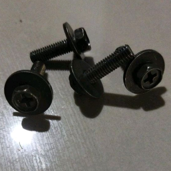 Baut gir sentrik baut 8x15mm