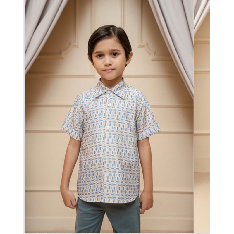 Koko Anak sentani series Kastuari Wearing klamby