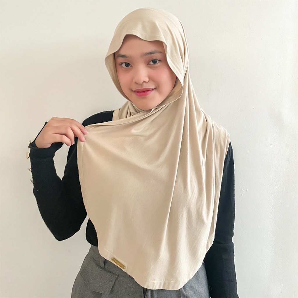 Be Najah | Alaia Pashmina - Pashmina Kaos Rayon Oval di samping