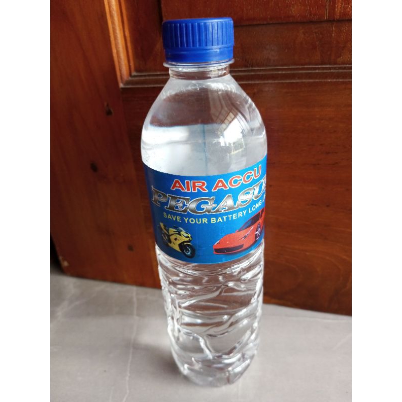 AIR ACCU ISI ULANG AIR AKI TUTUP BIRU 600 ML