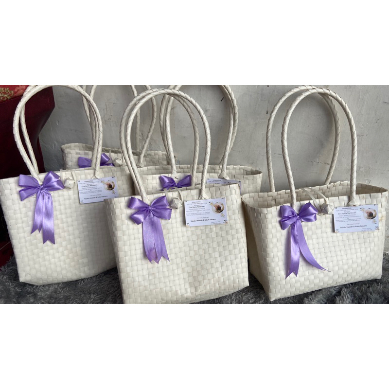 

TAS ANYAMAN COCOK UNTUK HAMPERS