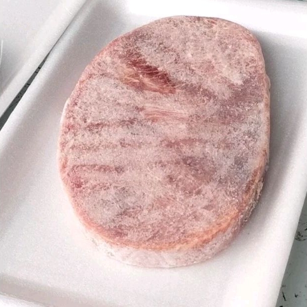 

Sirloin wagyu meltique steak 1kg isi 6 / striploin wagyu meltique