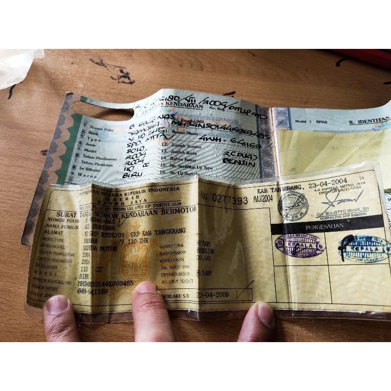 dokumen f1zr 2004 biru