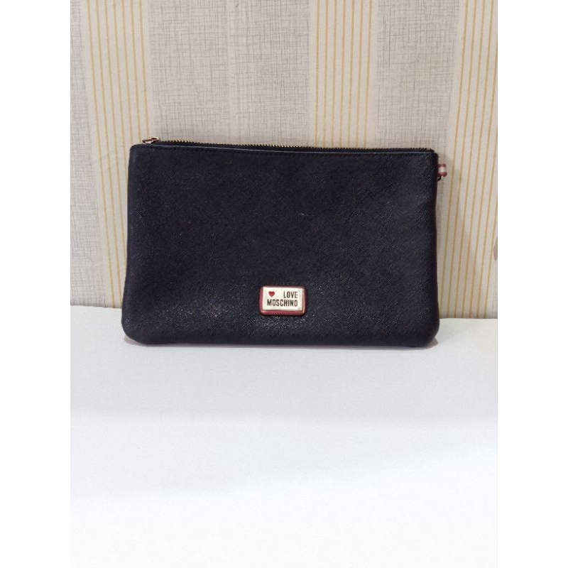 clutch love moschino preloved handbag