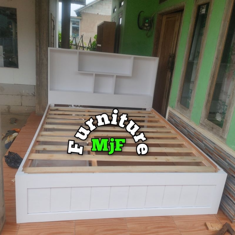 Dipan kayu 3 laci/Ranjang kayu Tiga laci/Tempat Kayu Laci/Dipan laci/Ranjang laci/Tempat tidur laci 