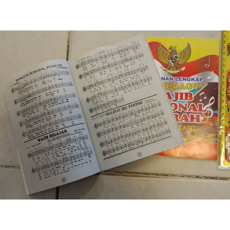 

BUKU HIMPUNAN LENGKAP LAGU MUSIK MUSIC BOOK WAJIB NASIONAL DAERAH NOT GARIS 5 INDONESIAKU