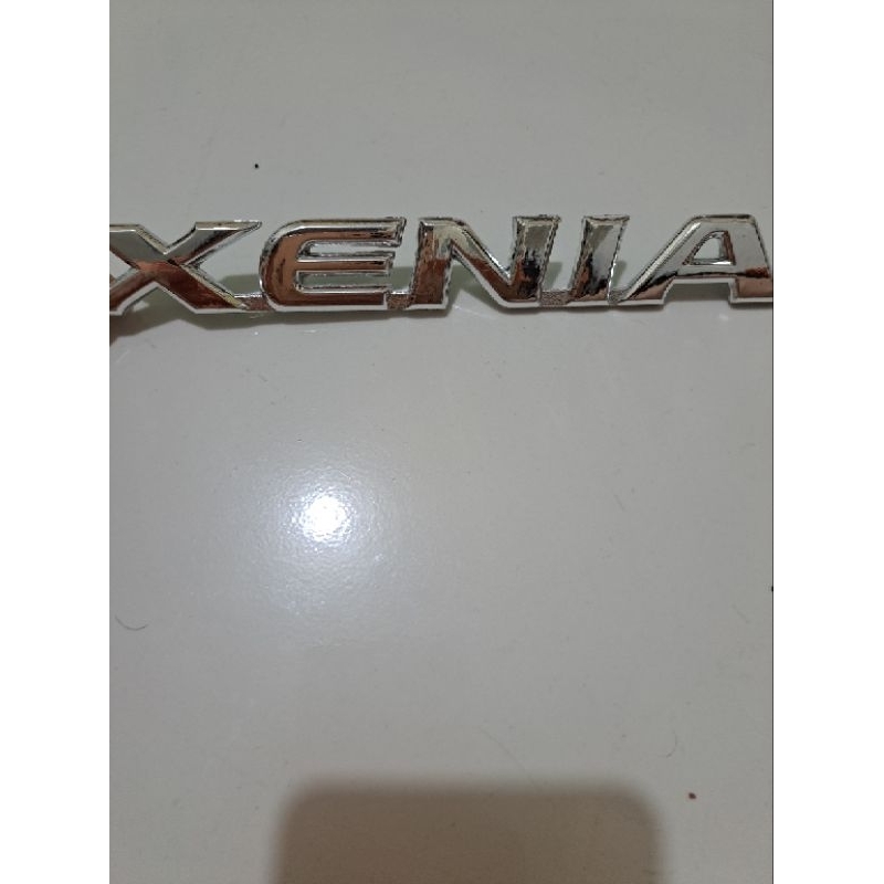 Emblem logo XENIA stiker tempelan huruf timbul mobil