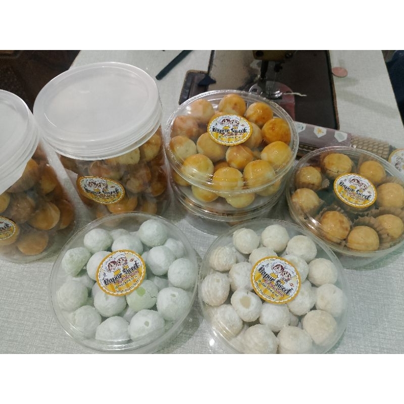 

Kue kering lebaran, Nastar, Keju, putri salju, pandan, dll