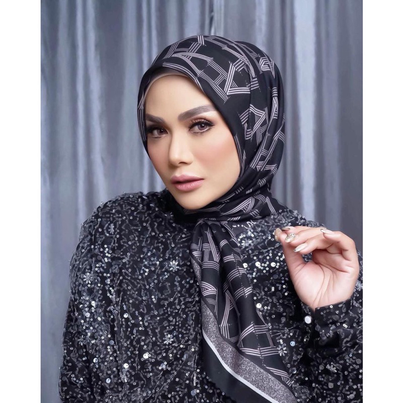 Preloved scarf Klamby scarf