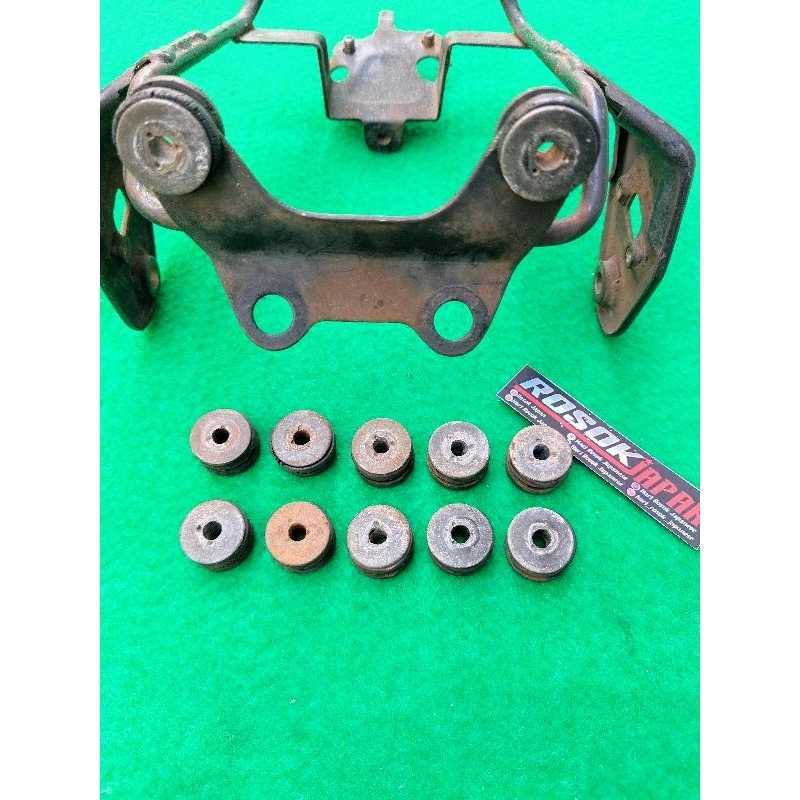 Karet Bantalan Pangkon Lampu Depan Atas Gl Max Pro Original Sepasang