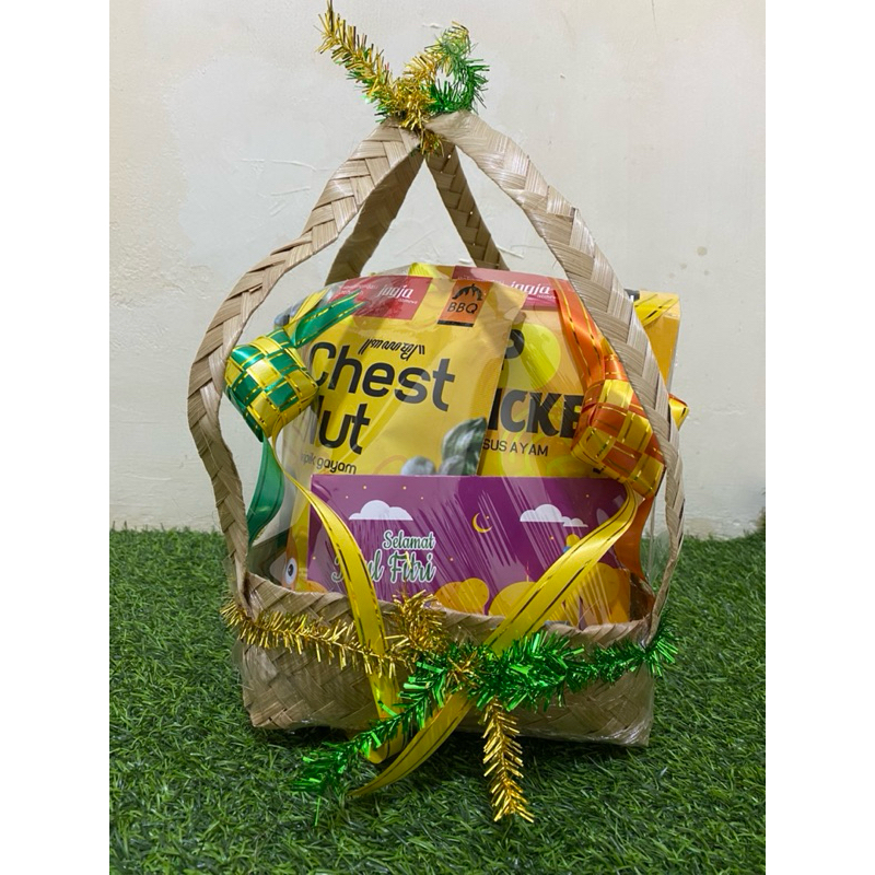 

Hampers Idul Fitri Keripik Gayam dan Keripik Usus Oleh-oleh jogja unik
