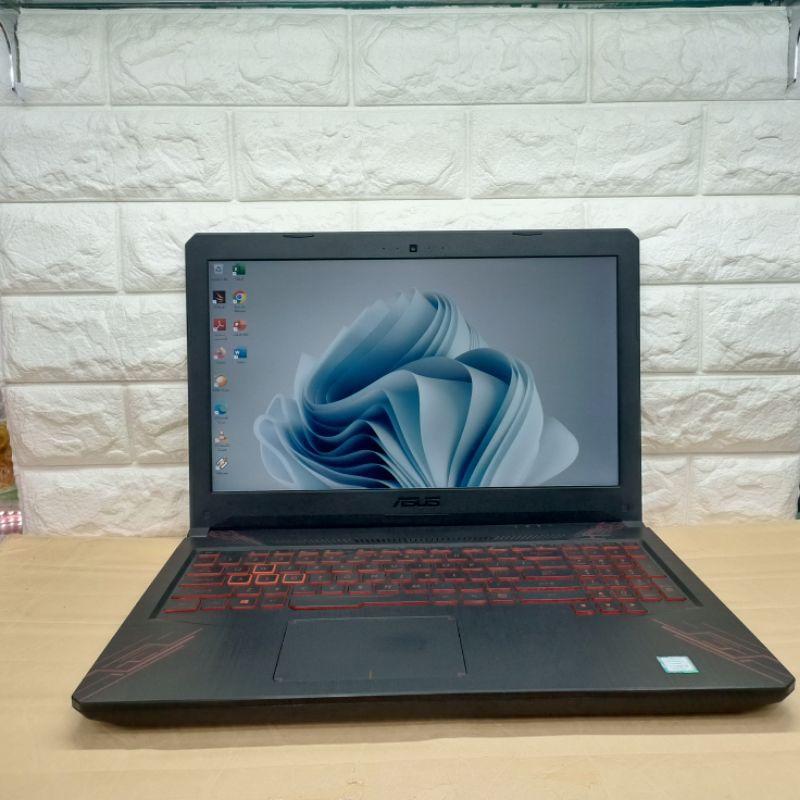 LEPTOP ASUS TUF GAMING FX504GD INTEL CORE i5-8300H ( 8 CPUs) 2.3GHz RAM 8GB SSD 256GB NVDIA GTX 1050
