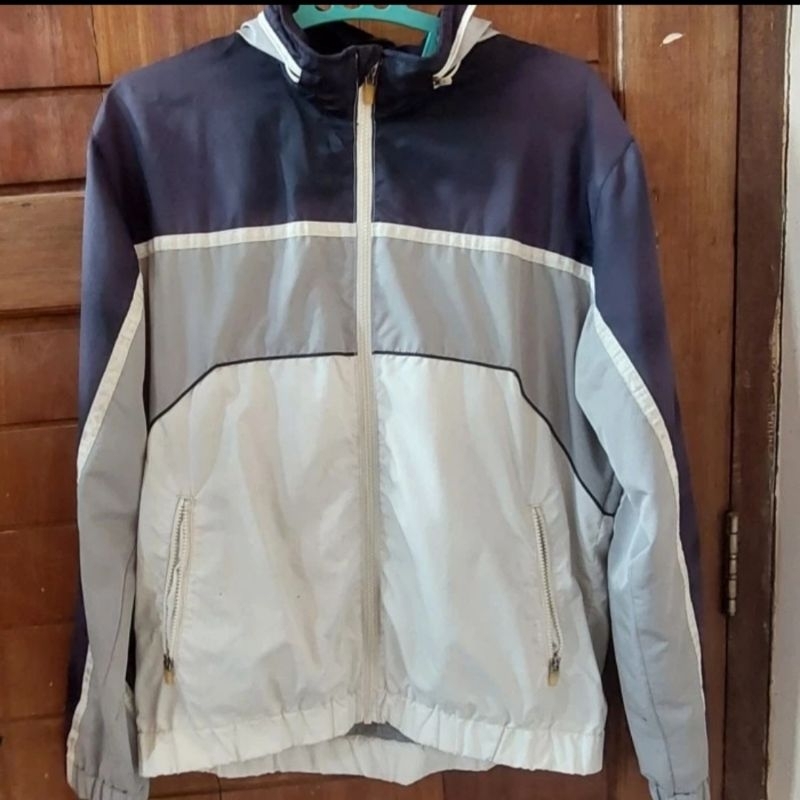 jaket parasut pria cole L warna kombinasi
