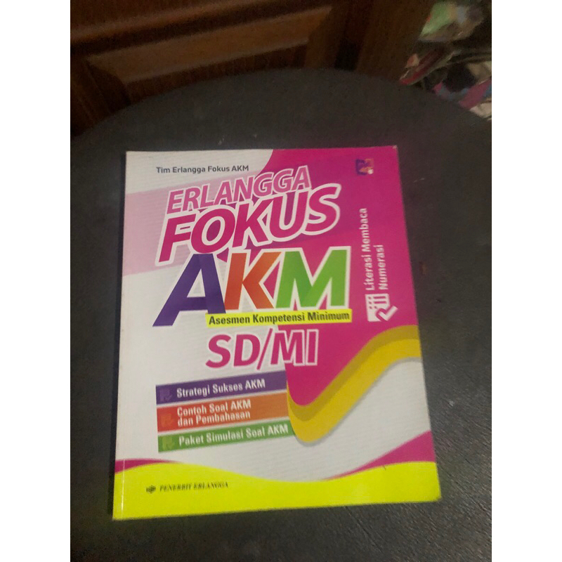 Buku Erlangga fokus akm untuk sd
