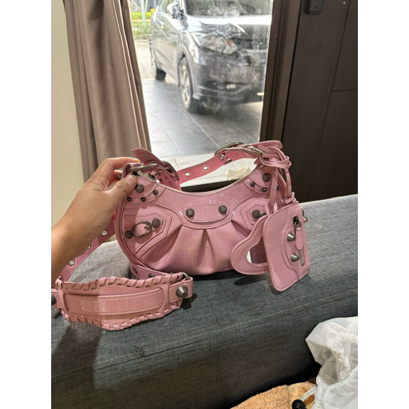 Tas Balenciaga Cagole XS Shoulder Bag in Sweet Pink Patent Preloved