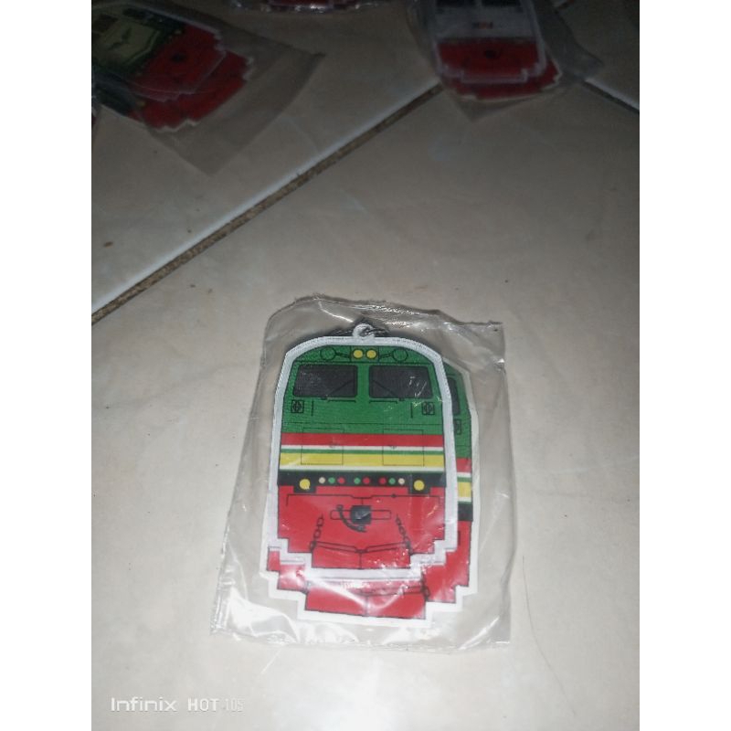 Gantungan kunci kereta api lokomotif CC 203 PT TEL