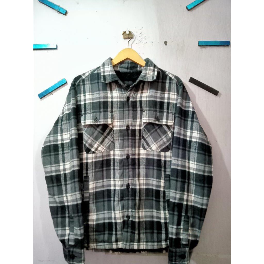 Kemeja Veteranno Uniqlo Sherpa Dalam