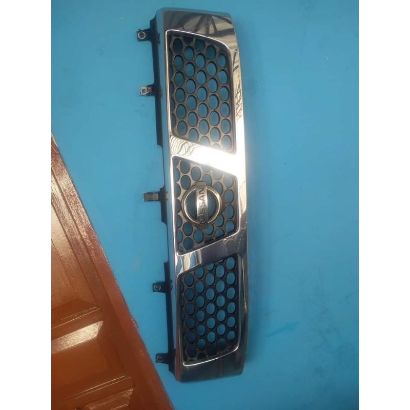 Grill Nissan Terrano Original