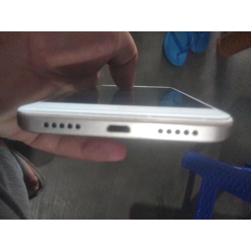 redmi note 4x  3/32 second, custom Rom,  minus garis dilayar
