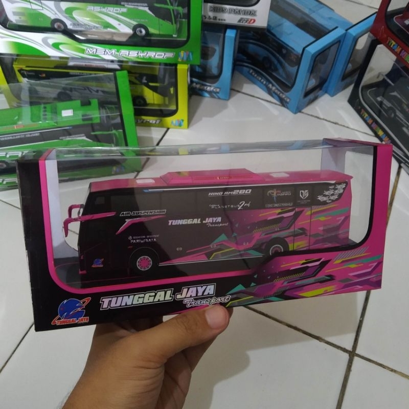 Miniatur Bis Kertas Papercraft Bus Tunggal Jaya "BlackPink" jetbus 5 shd skala 1:64