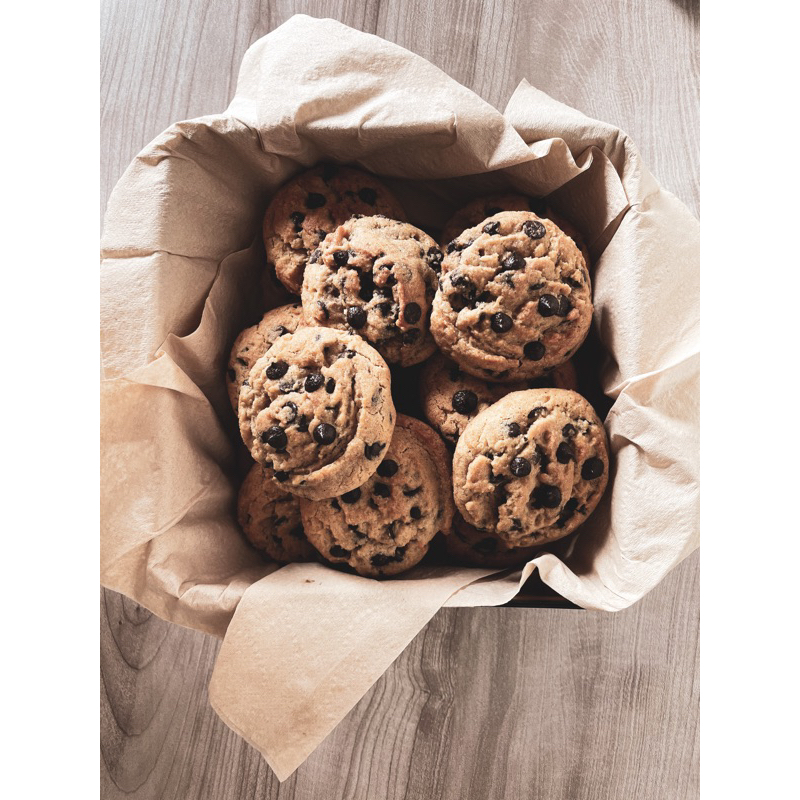 

Classic Chocolate Chip Cookie