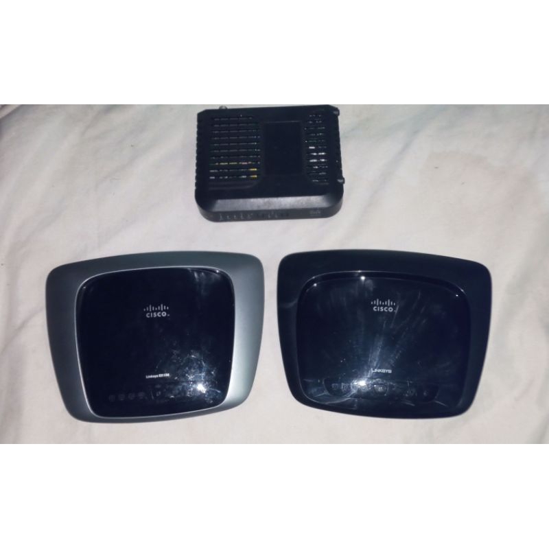 router WiFi Cisco (baca deskripsi