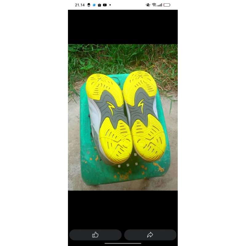sepatu futsal(specs alpha)