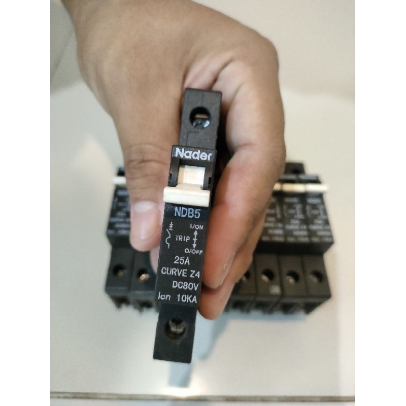MCB DC Nader 25A KUALITAS BAGUS TENAGA SURYA