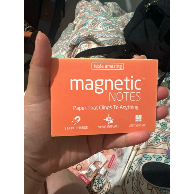 

Magnetic Notes Paper that clings to anything new!!!