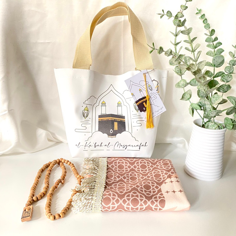 

Meccania Paket Hampers Eksklusif Oleh Oleh Umroh Haji