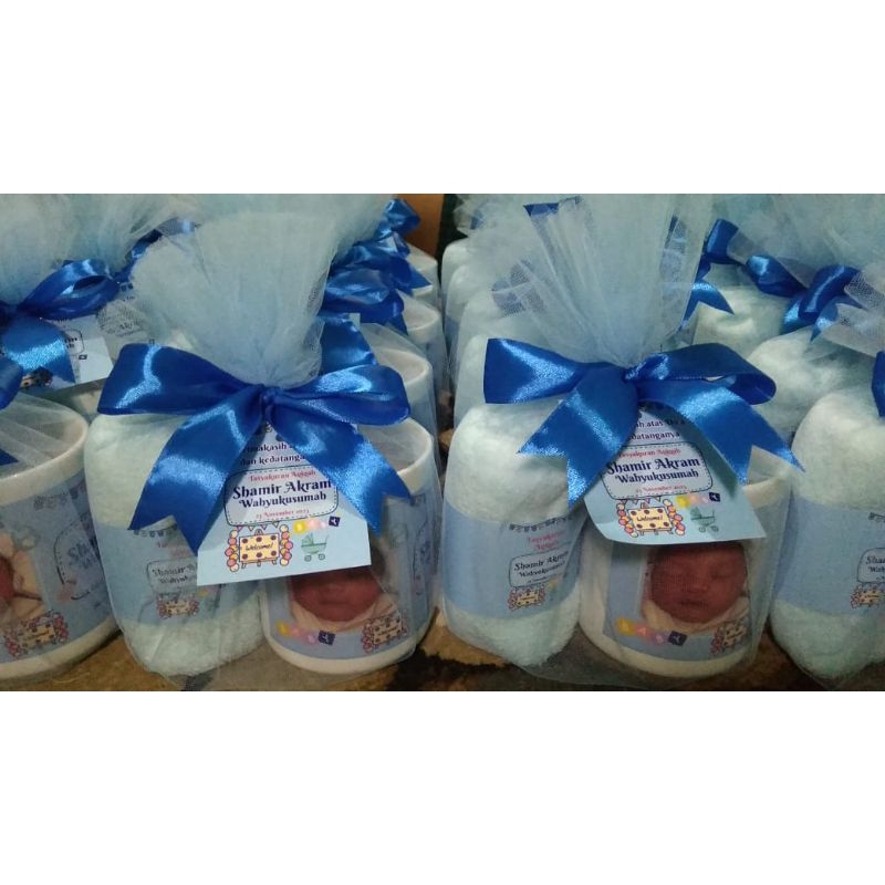Souvenir mug dan handuk microfiber untuk khitanan aqiqah siraman