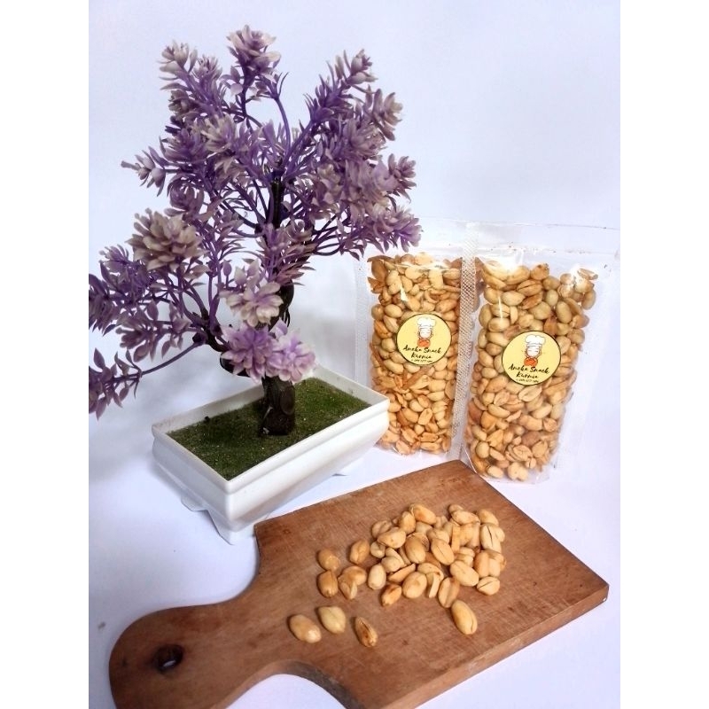 

Kacang Bawang Gurih Kemasan 75gram standing pouch