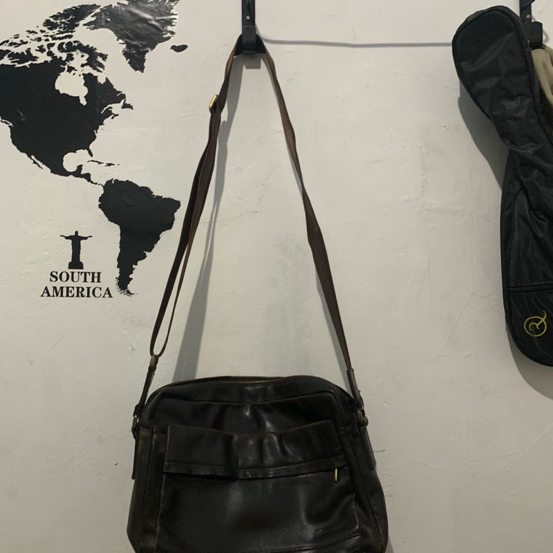 tas selempang pria cokelat pierre cardin