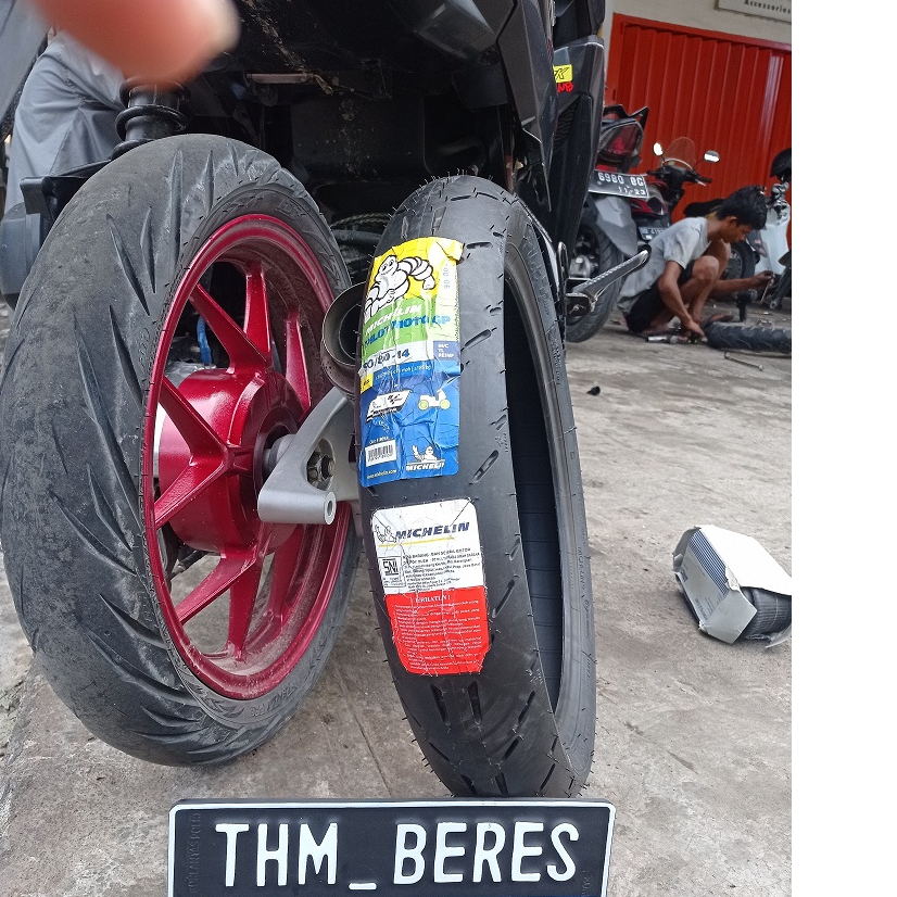 BAN LUAR MICHELIN PILOT MOTO GP TUBELESS RING 17