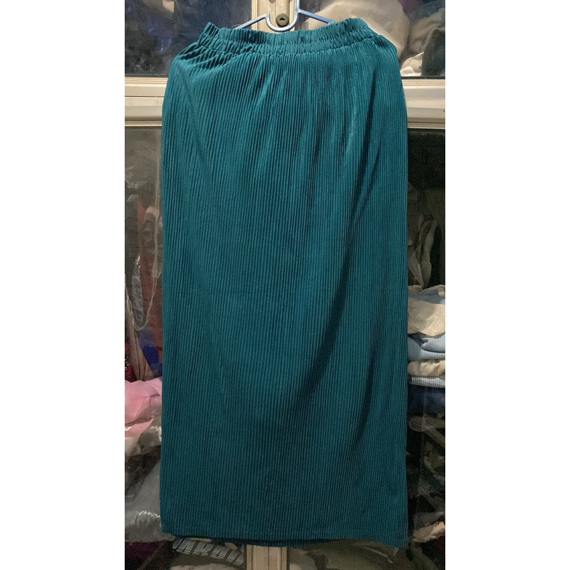 Preloved Rok Plisket Hijau Emerald