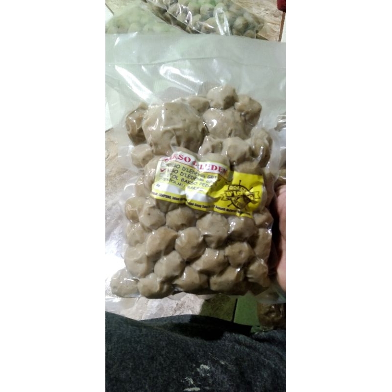 

d'ledenk vs PENTOLMU BAKSO