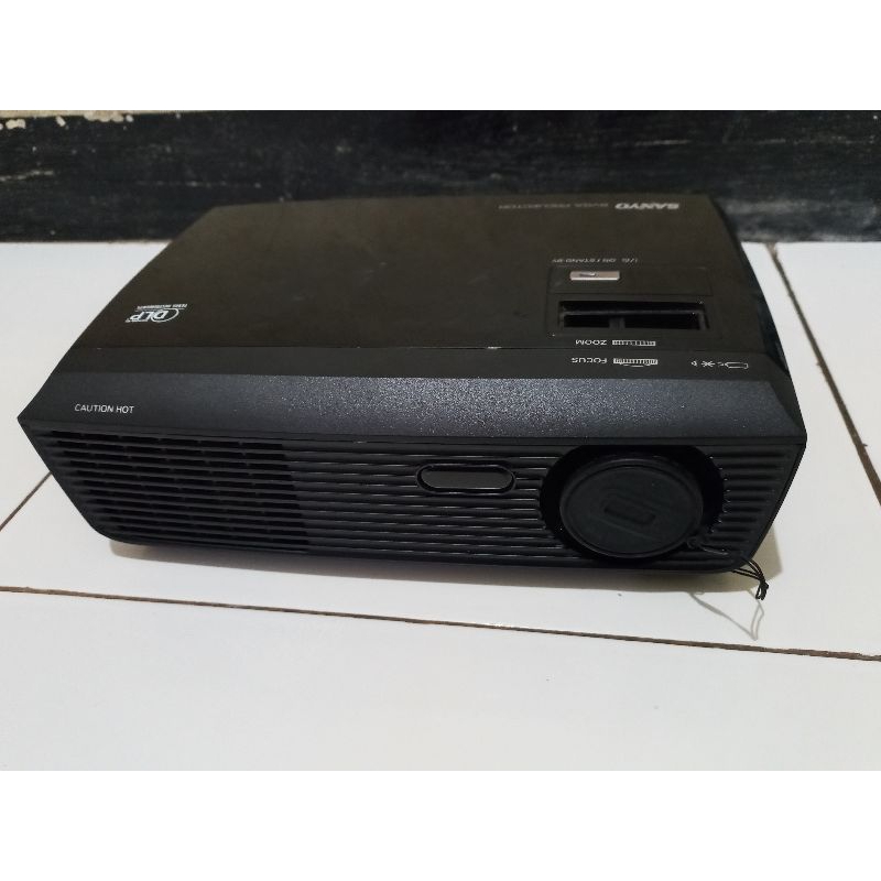 Proyektor bekas murah Sanyo PDG DSU30