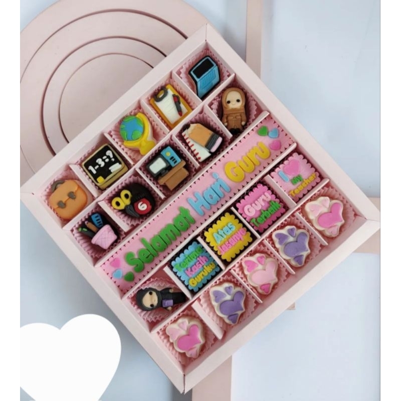 

coklat sekat/gift hari guru/hadiah hari guru/coklat 25 sekat/coklat ucapan/coklat custom/coklat untuk guru