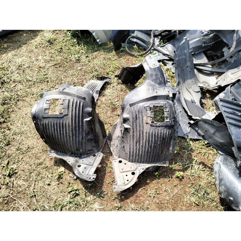 liner fender Xpander original