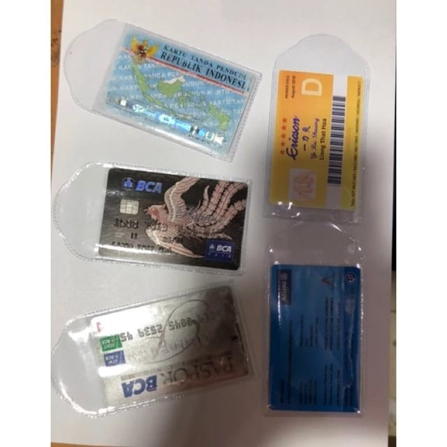 

Pelindung kartu plastik anti gores pelapis protector id card ktp sim atm bpjs kartu