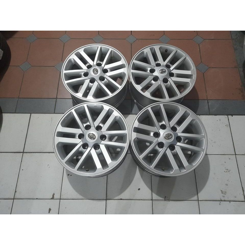 Velg Mobil Bekas Oem  FORTUNER RING 17 PCD 6X139,7 Silver
