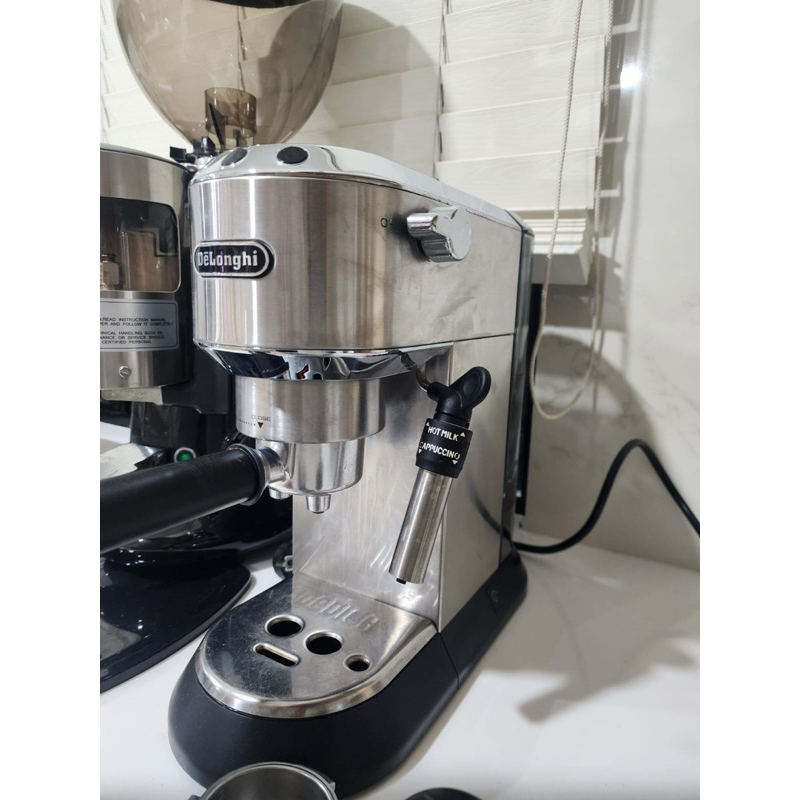 Mesin Kopi Delonghi Dedica EC685