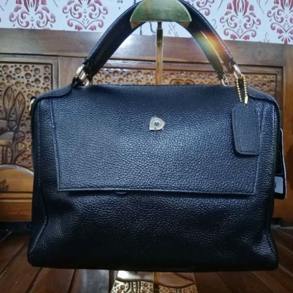 Tas papillon k3322 hitam