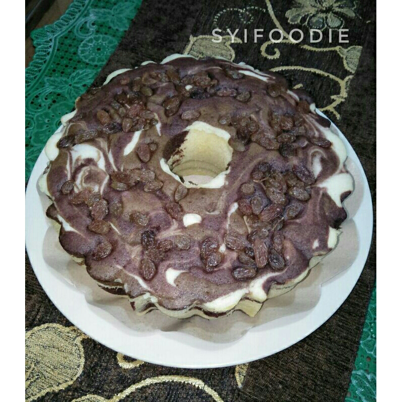 

KUE BOLU KUKUS COKELAT KISMIS LEMBUT TANPA BAHAN PENGAWET