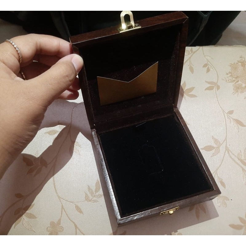 

Box Tempat Logam Mulia Antam Batik Seri 3 Kayu Original