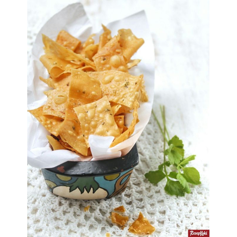 

Queen Keripik Bawang Original 250