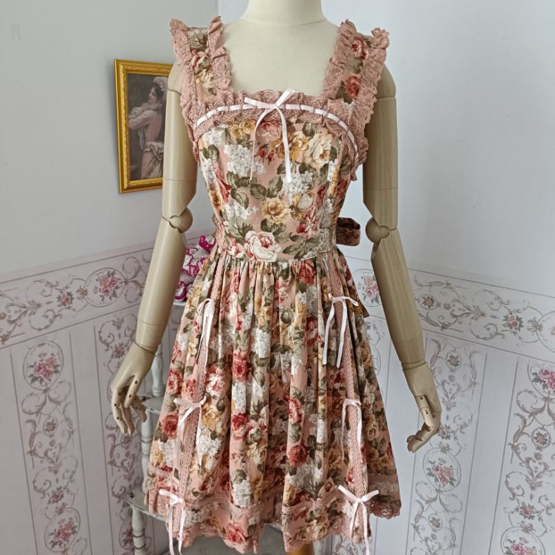 Lolita dress innocent world