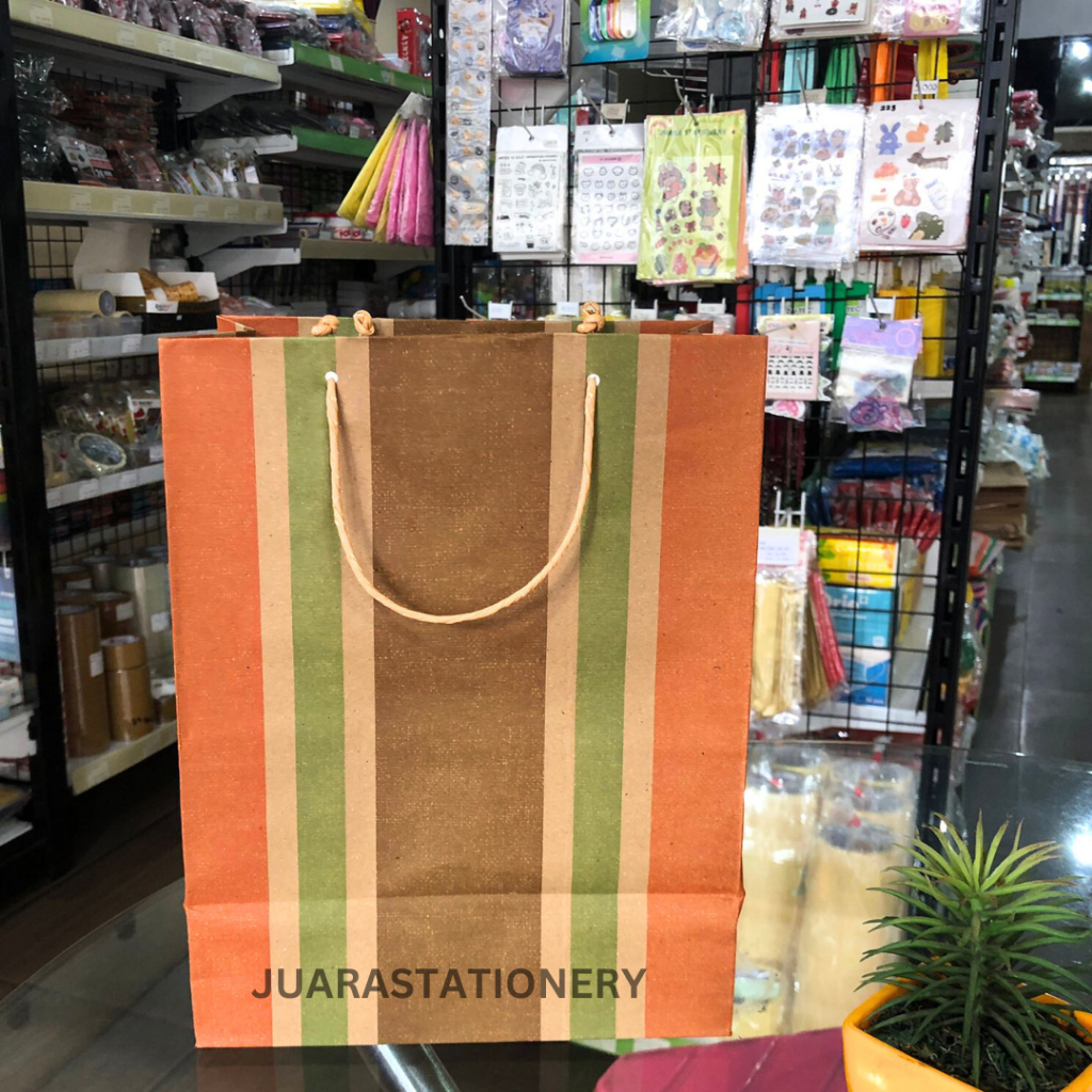 

Tas Tali Paper Bag Besar Paperbag (1239) / Tas Kado / Tas Hadiah / Tas Tali / Bungkus Kado / Bungkusan Hadiah