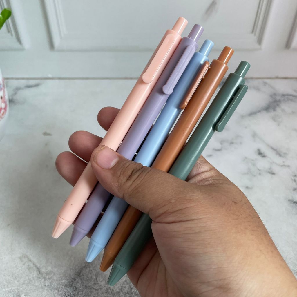 

Pen Cetek Makaron Warna Pastel Model V2 Tinta Hitam Harga TERMURAH Pulpen Mekanik Pastel Colour Tinta Gel Hitam Ready 5 Warna Alat Tulis Sekolah dan Kantor Kekinian Bisa COD