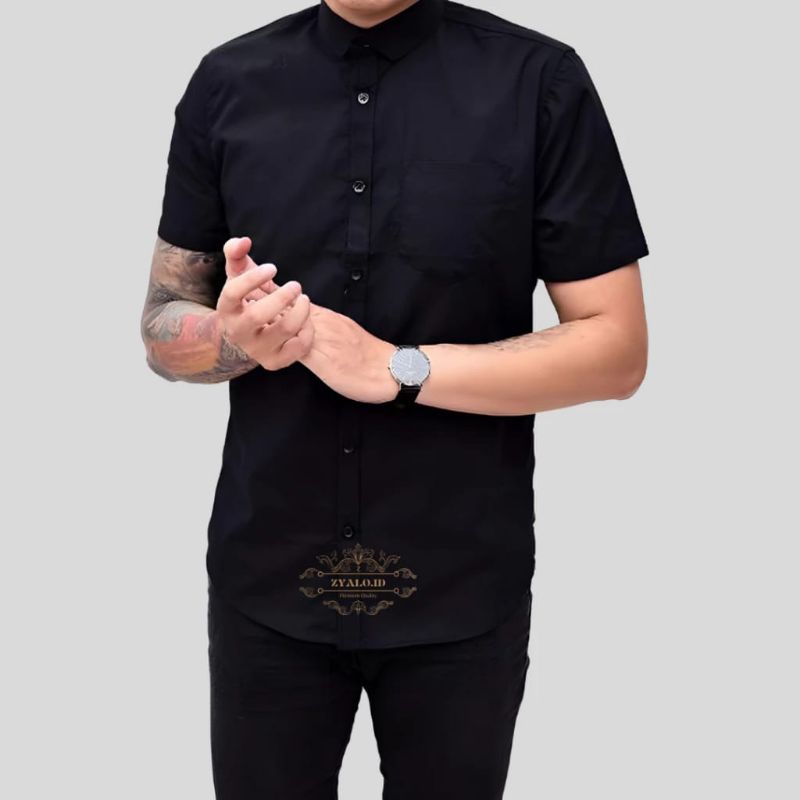 Kemeja hitam pria polos lengan pendek premium distro Hem lengan pendek slimfit